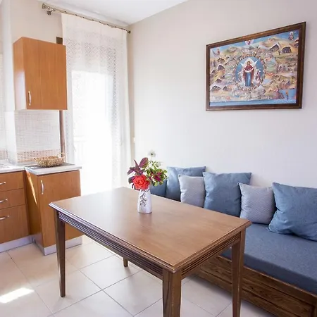 Moutafi Apartment Nea Roda